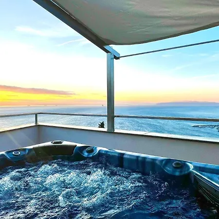 Beautiful Palazzo Blue - Opatija