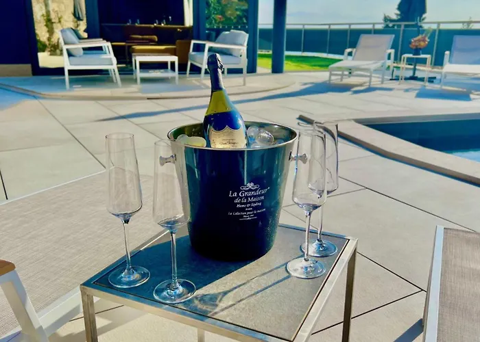 Beautiful Palazzo Blue - Opatija