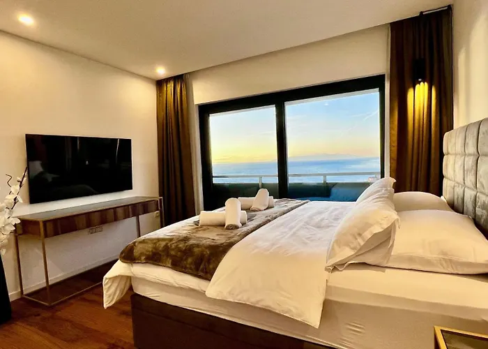 Beautiful Palazzo Blue - Opatija