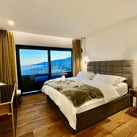 Beautiful Palazzo Blue - 오파티아