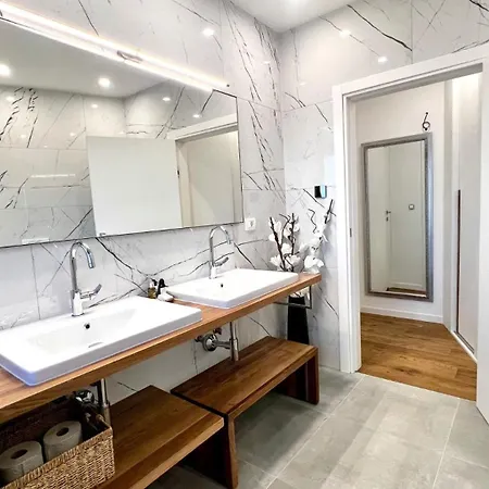 Beautiful Palazzo Blue - * Opatija