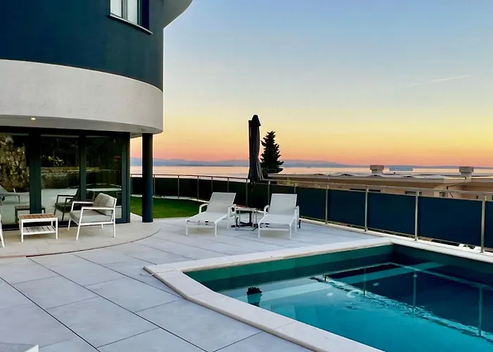 Beautiful Palazzo Blue - Villa Abbázia