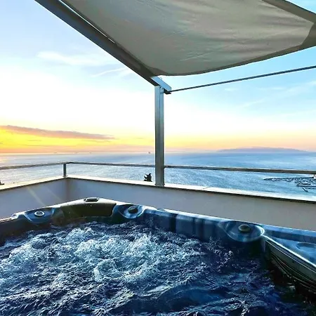 Beautiful Palazzo Blue - Villa